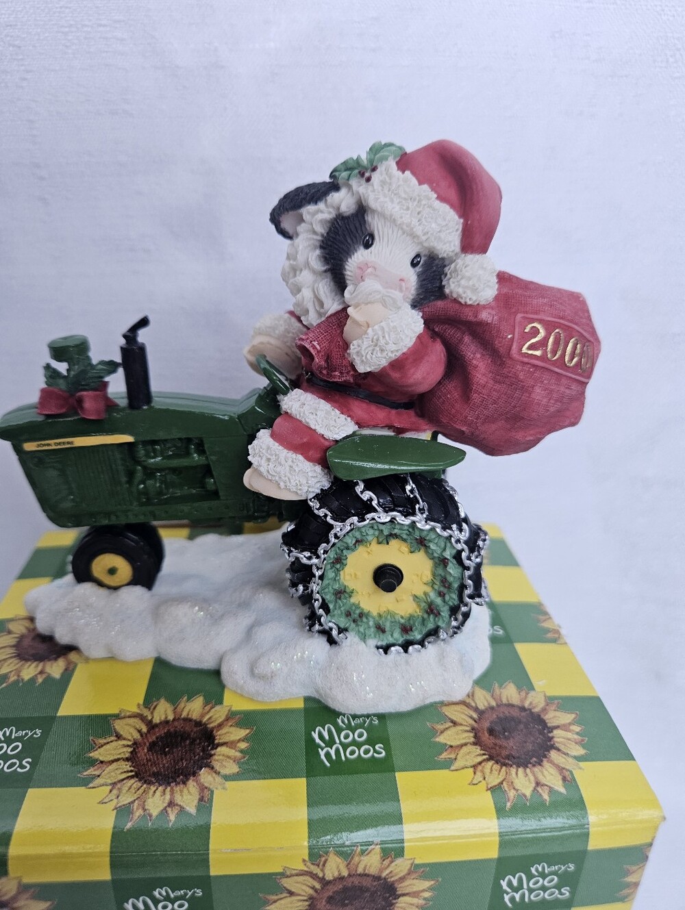 Vintage John Deere Mary Moo Moos Christnas Figurine Cow Tractor